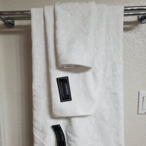 J. Queen New York Sicily Damask Pattern Bath, Hand & Finger Tip Towels Set